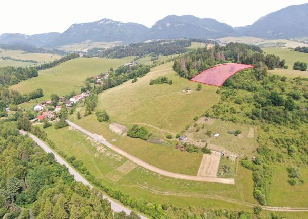 Lukratívny pozemok pri Liptovskej Mare na predaj