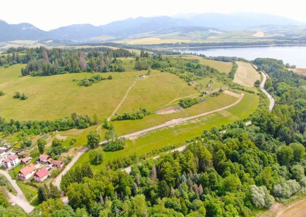 Lukratívny pozemok pri Liptovskej Mare na predaj