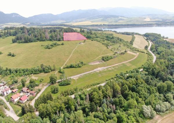 Lukratívny pozemok pri Liptovskej Mare na predaj