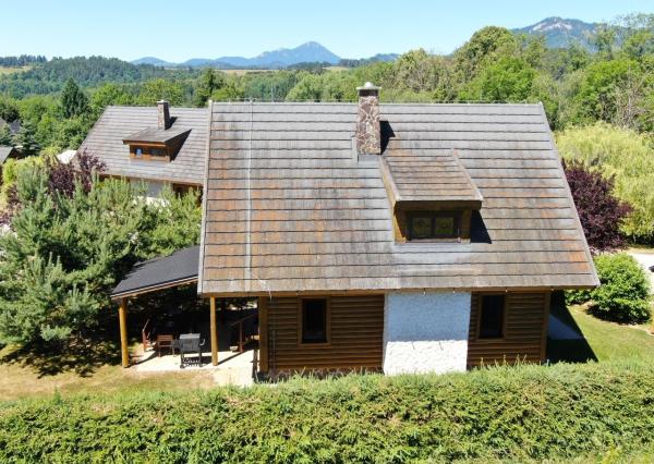 Na predaj štýlové drevenice na brehu Liptovskej Mary