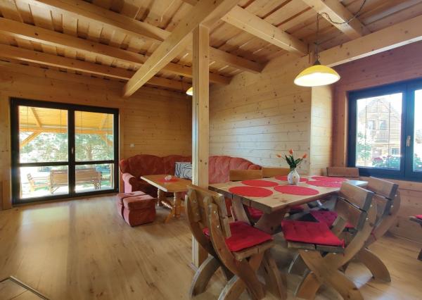 Na predaj štýlové drevenice na brehu Liptovskej Mary