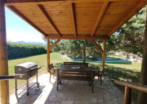 Na predaj štýlové drevenice na brehu Liptovskej Mary