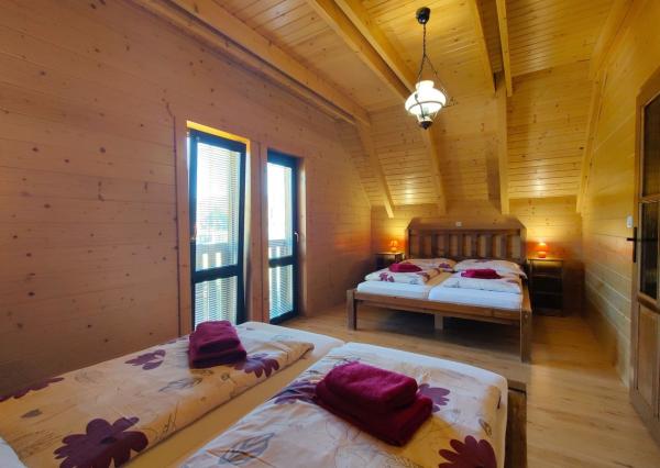 Na predaj štýlové drevenice na brehu Liptovskej Mary