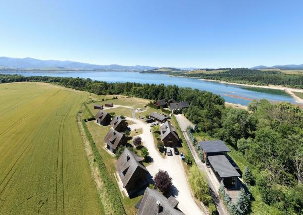 Na predaj štýlové drevenice na brehu Liptovskej Mary