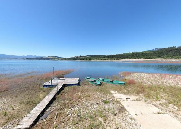 Na predaj štýlové drevenice na brehu Liptovskej Mary