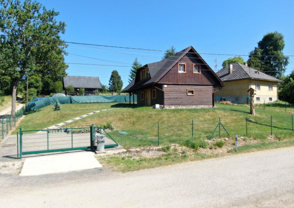 Rezervované Na predaj rodinný dom – drevenica v obci Vyšné Malatíny (Liptov)