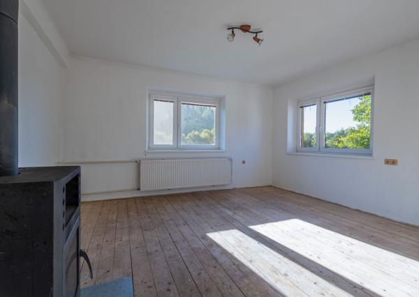 Výnimočná investičná príležitosť Rodinný dom s pozemkom 2712 m² na predaj – Jamník, Liptov 