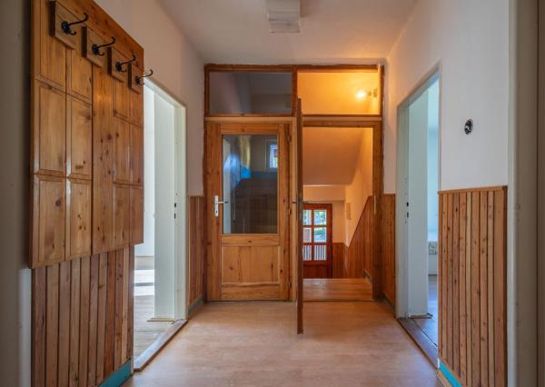 Výnimočná investičná príležitosť Rodinný dom s pozemkom 2712 m² na predaj – Jamník, Liptov 