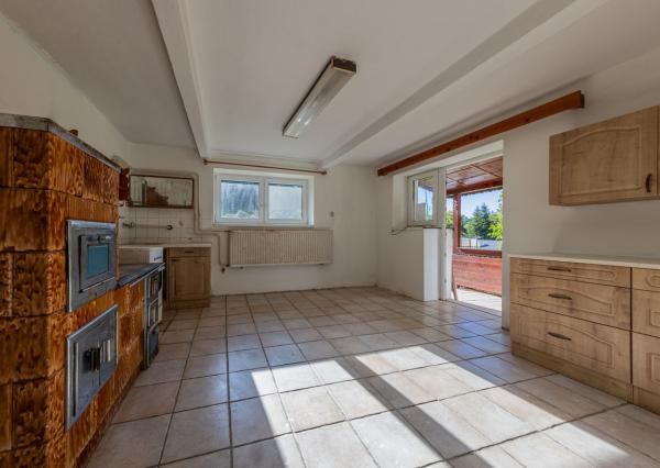 Výnimočná investičná príležitosť Rodinný dom s pozemkom 2712 m² na predaj – Jamník, Liptov 