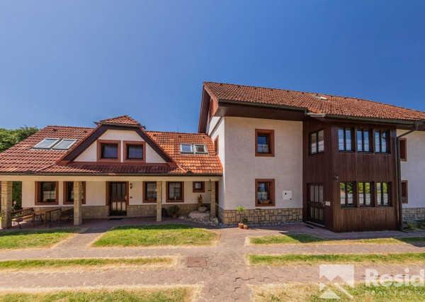 Rodinná usadlosť pri Váhu – domov, ktorý má dušu… aj potenciál!