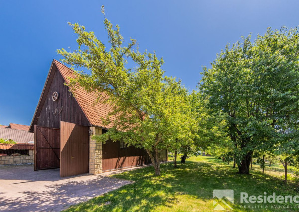 Rodinná usadlosť pri Váhu – domov, ktorý má dušu… aj potenciál!