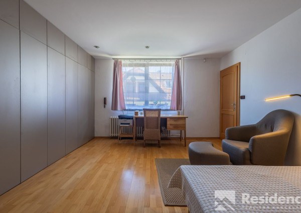 Rodinná usadlosť pri Váhu – domov, ktorý má dušu… aj potenciál!