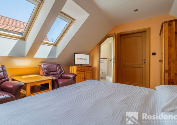 Rodinná usadlosť pri Váhu – domov, ktorý má dušu… aj potenciál!