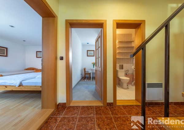 Rodinná usadlosť pri Váhu – domov, ktorý má dušu… aj potenciál!