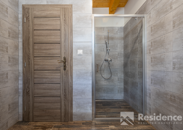 Na predaj – 5-izbový rodinný dom v obci Svätý Kríž