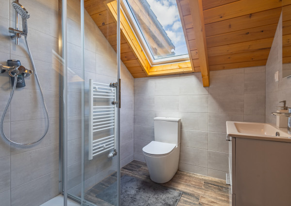 Na predaj – 5-izbový rodinný dom v obci Svätý Kríž