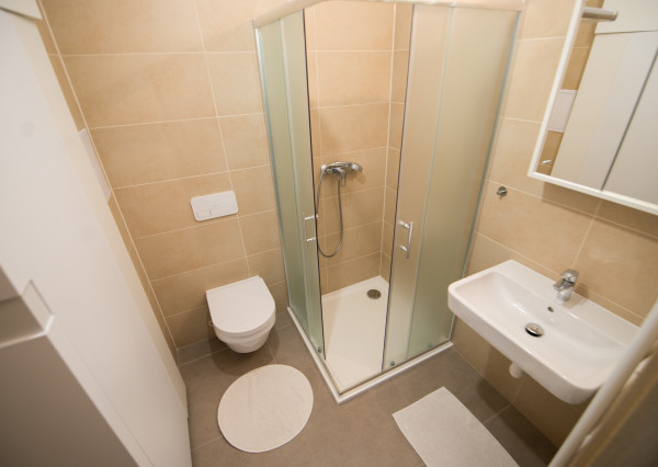 Prenájom 1- izbového bytu so zahradou v Stošiciach