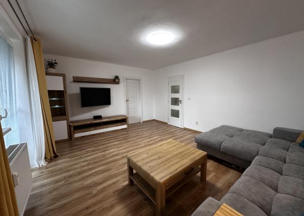 REZERVOVANE Moderný a priestranný 2-izbový byt v centre so zariadením