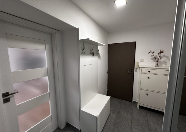 REZERVOVANE Moderný a priestranný 2-izbový byt v centre so zariadením
