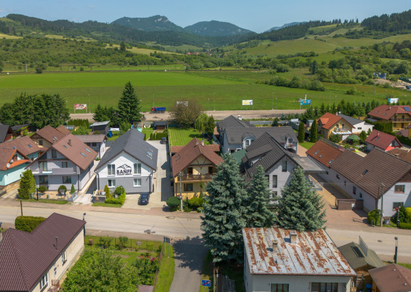 Na predaj jednospáľňové apartmány v Bešeňovej – len 100 m od aquaparku!