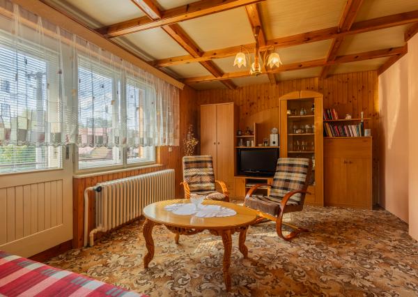 Na predaj veľký dom s pozemkom v Svätom Kríži