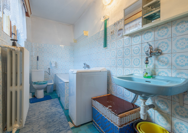 Na predaj veľký dom s pozemkom v Svätom Kríži