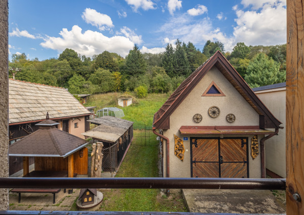 Na predaj veľký dom s pozemkom v Svätom Kríži