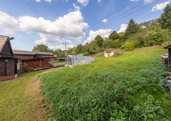 Na predaj veľký dom s pozemkom v Svätom Kríži