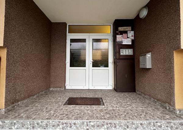 REZERVOVANE 2-izbový byt v pôvodnom stave – Podbreziny, Priebežná