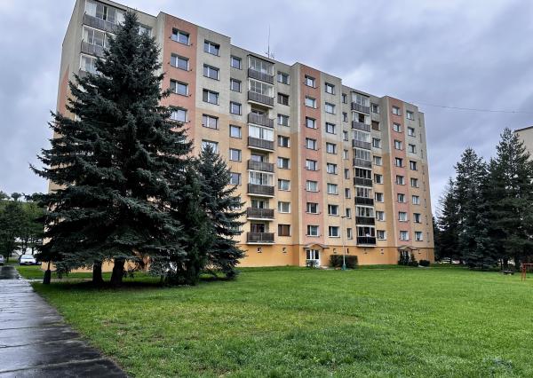 REZERVOVANE 2-izbový byt v pôvodnom stave – Podbreziny, Priebežná