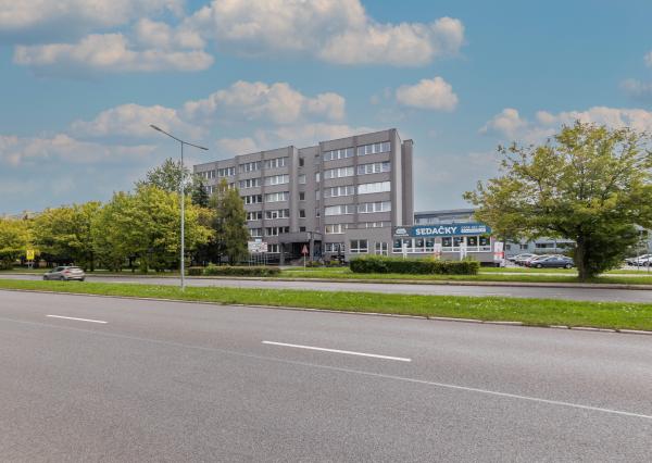 Obchodné priestory a kancelárie na prenájom – Martin, Sever