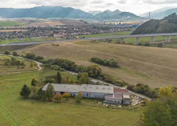 Na predaj rozsiahly objekt na podnikanie v Liskovej