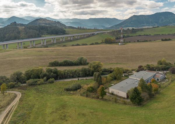 Na predaj rozsiahly objekt na podnikanie v Liskovej