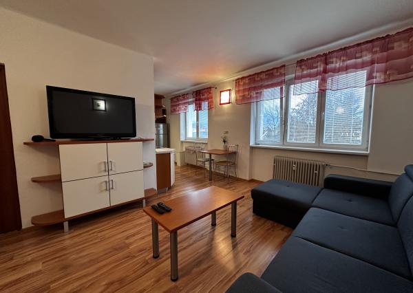 REZERVOVANE Priestranný 1-izbový byt na prenájom – Štefániková ulica, Liptovský Mikuláš