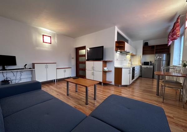 REZERVOVANE Priestranný 1-izbový byt na prenájom – Štefániková ulica, Liptovský Mikuláš