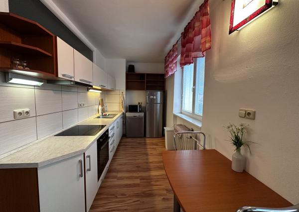 REZERVOVANE Priestranný 1-izbový byt na prenájom – Štefániková ulica, Liptovský Mikuláš