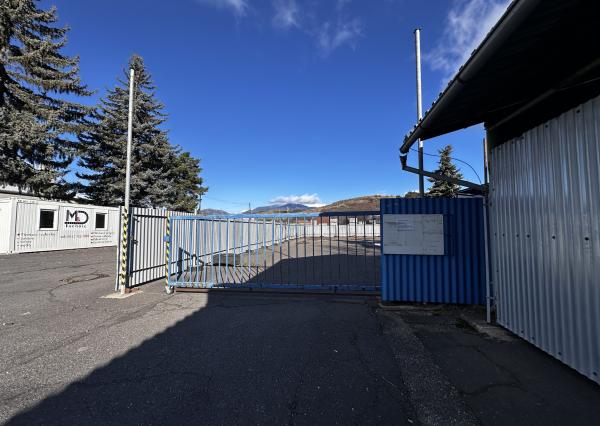 Oplotený areál na prenájom – skvelá poloha pri hlavnej ceste