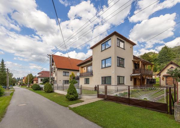 Priestranný dom na predaj – Svätý Kríž, blízko Liptovského Mikuláša