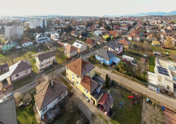 Priestranný byt s podkrovím – Liptovský Mikuláš