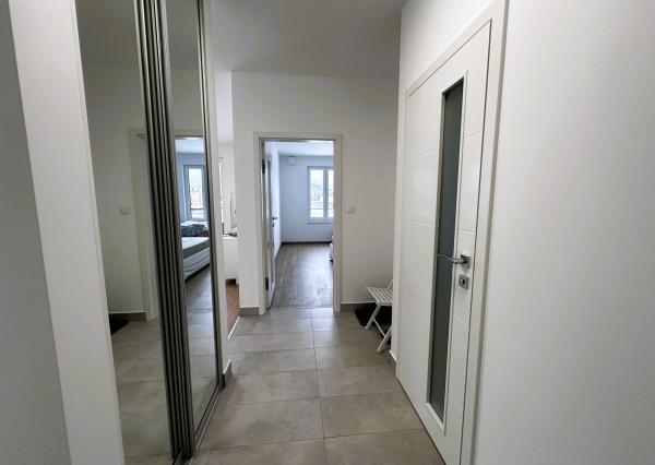 Prenájom: nový 2i byt + kryté parkovanie – Liptovský Mikuláš