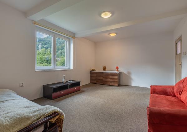 Rodinný dom s dvomi bytmi – Hubová, okres Ružomberok