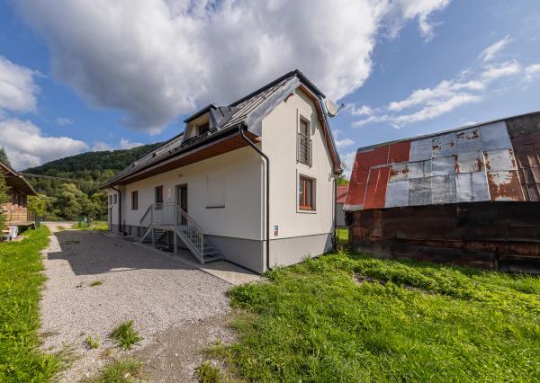 Rodinný dom s dvomi bytmi – Hubová, okres Ružomberok