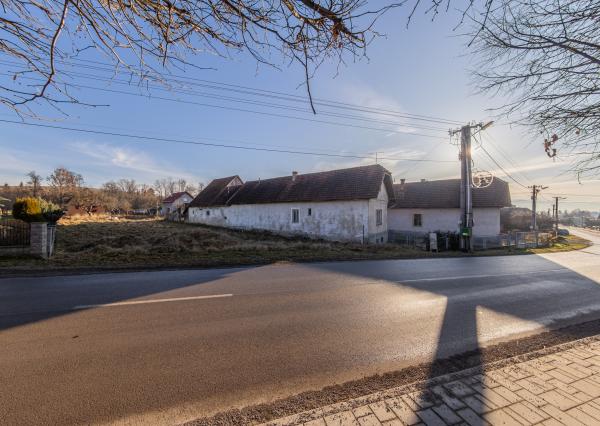 Rodinný dom v hrubej stavbe s pozemkom 2 152 m² Žiar/Liptov