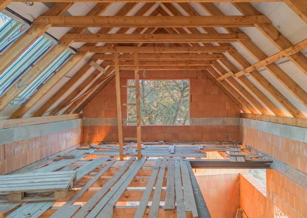 Rodinný dom v hrubej stavbe s pozemkom 2 152 m² Žiar/Liptov