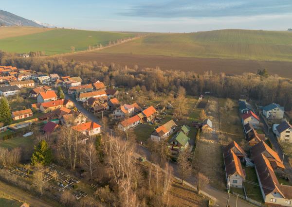 Rodinný dom v hrubej stavbe s pozemkom 2 152 m² Žiar/Liptov
