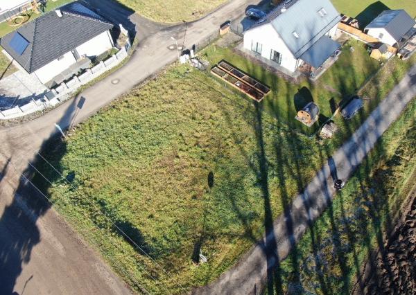 Slnečný stavebný pozemok s panoramatickým výhľadom – Závažná Poruba, Pod Poludnicou