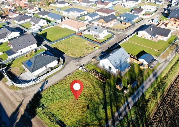 Slnečný stavebný pozemok s panoramatickým výhľadom – Závažná Poruba, Pod Poludnicou