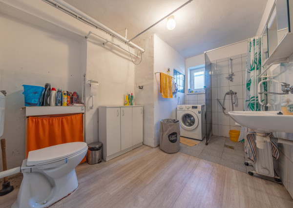 Znížená cena! Dom + veľký pozemok, výborná poloha /Liptov/