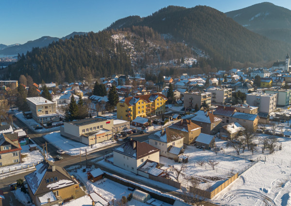 Znížená cena! Dom + veľký pozemok, výborná poloha /Liptov/