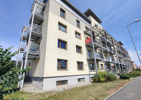 Veľkorysý 4 izbový byt na bývanie aj podnikanie